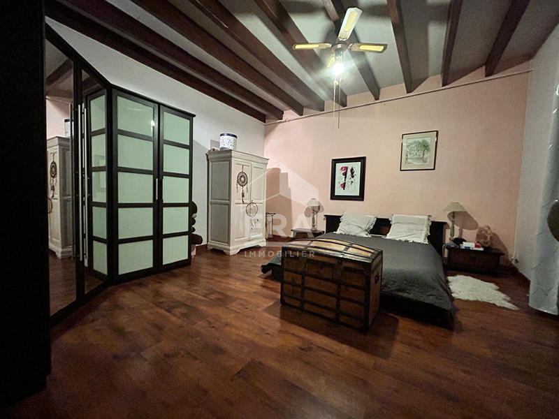 Maison - 440 m² - 7 pièces