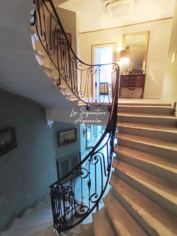 Maison - 336 m² - 12 pièces