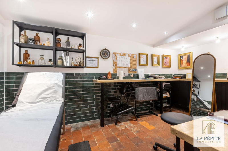 Maison - 230 m² - 9 pièces