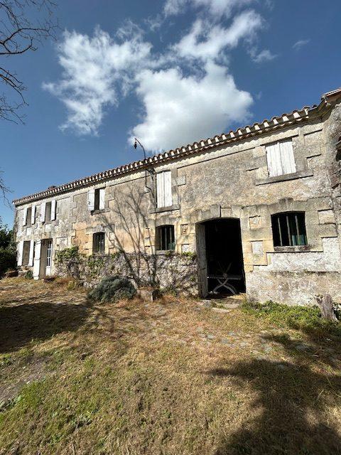 Maison - 800 m² - 30 pièces