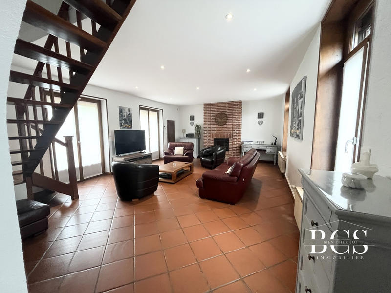 Maison - 140 m² - 8 pièces