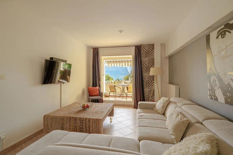 Appartement - 93 m² - 5 pièces