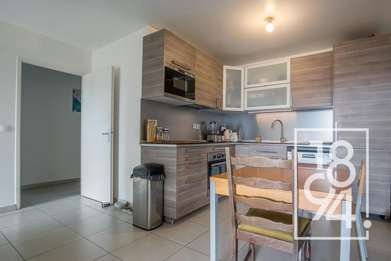 Appartement - 80 m² - 2 pièces