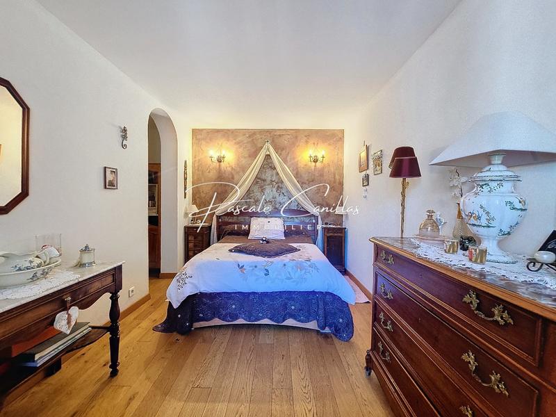 Villa - 245 m² - 12 pièces