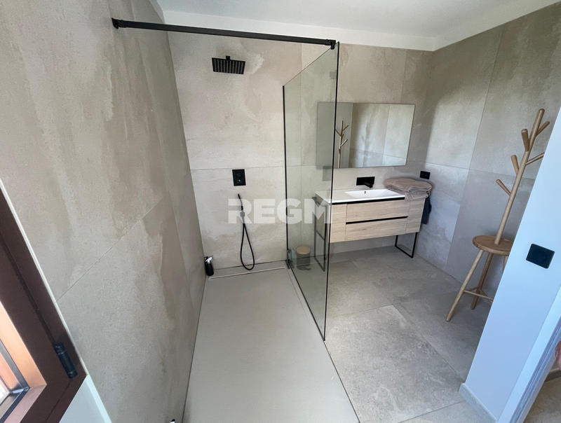 Mas - 260 m² - 6 pièces