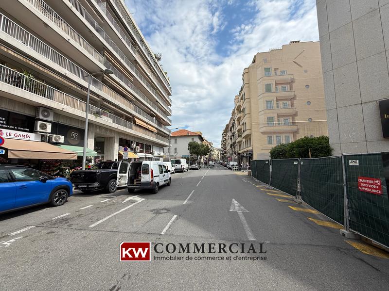 Fonds de commerce - Magasins - 48 m²