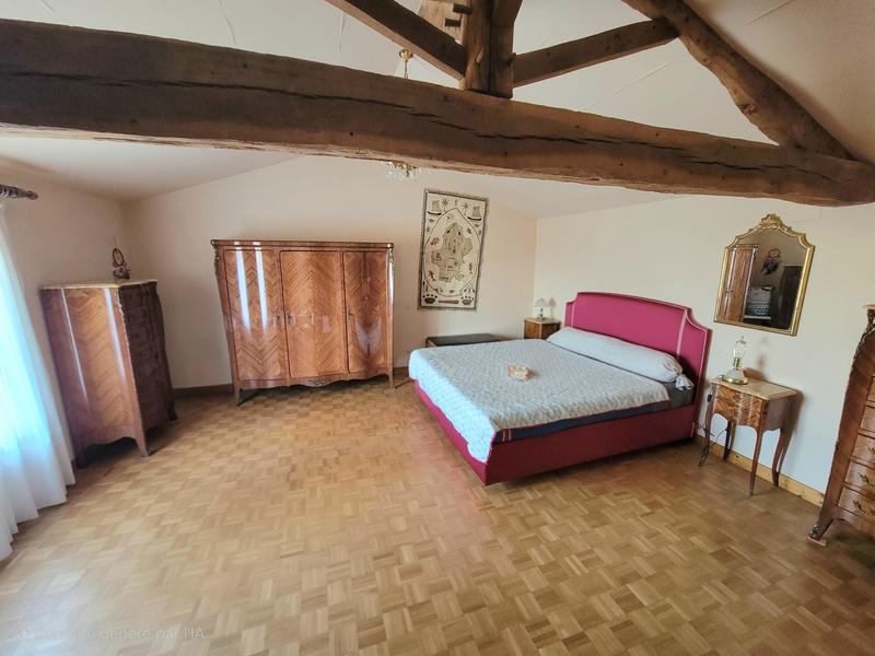 Villa - 220 m² - 8 pièces