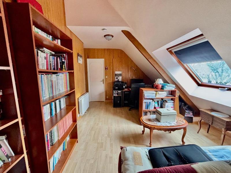 Pavillon - 150 m² - 7 pièces