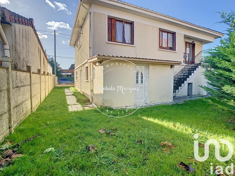 Maison - 200 m² - 8 pièces