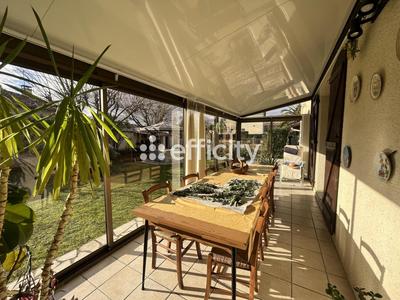 Maison - 157 m² - 6 pièces