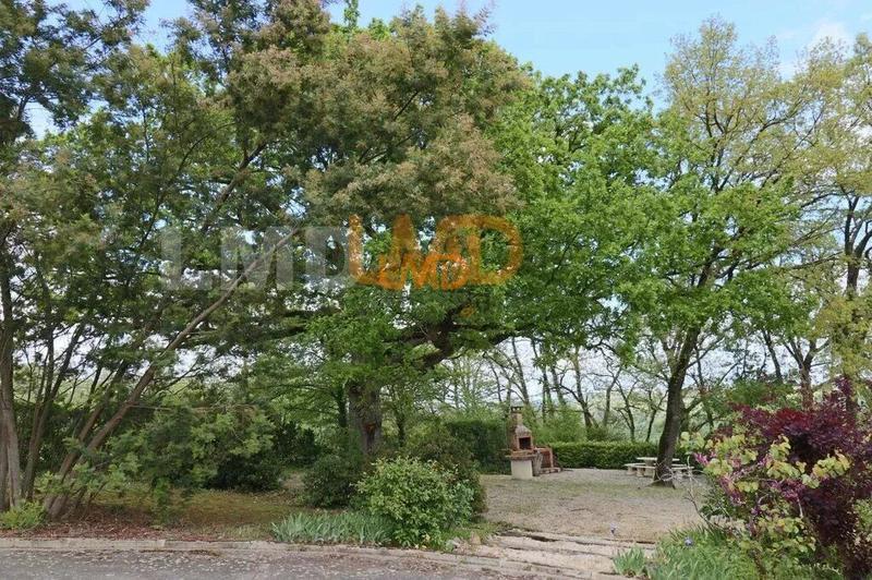 Maison - 282 m² - 11 pièces