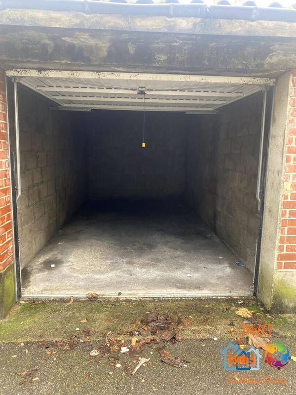 Parking / Garage - 15 m²