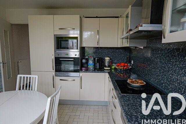 Maison - 240 m² - 8 pièces