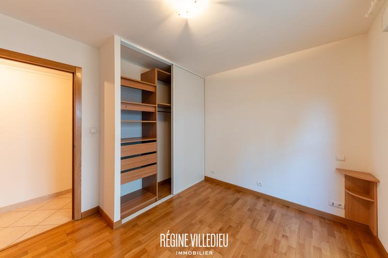 Appartement - 174 m² - 6 pièces