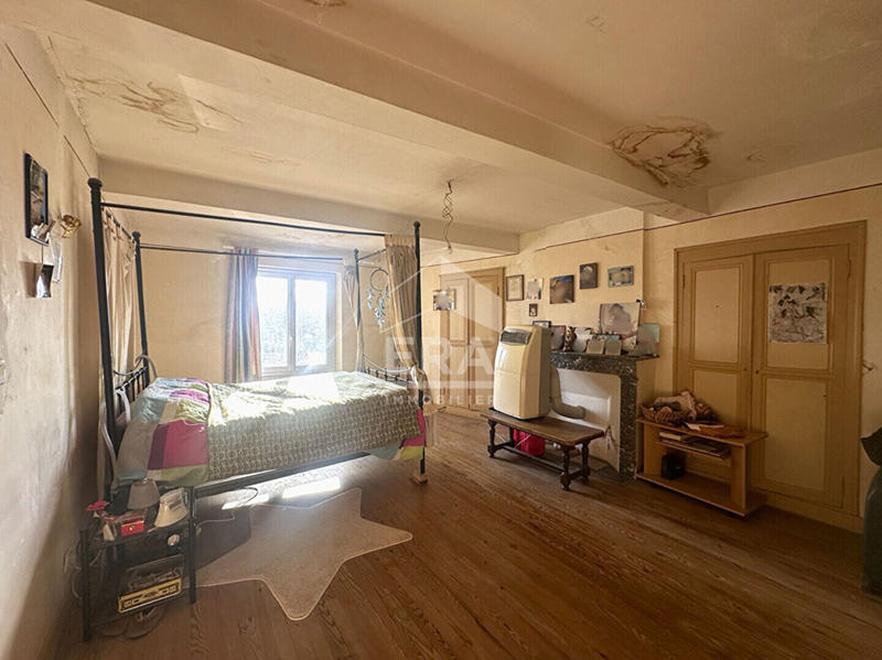 Maison - 226 m² - 12 pièces