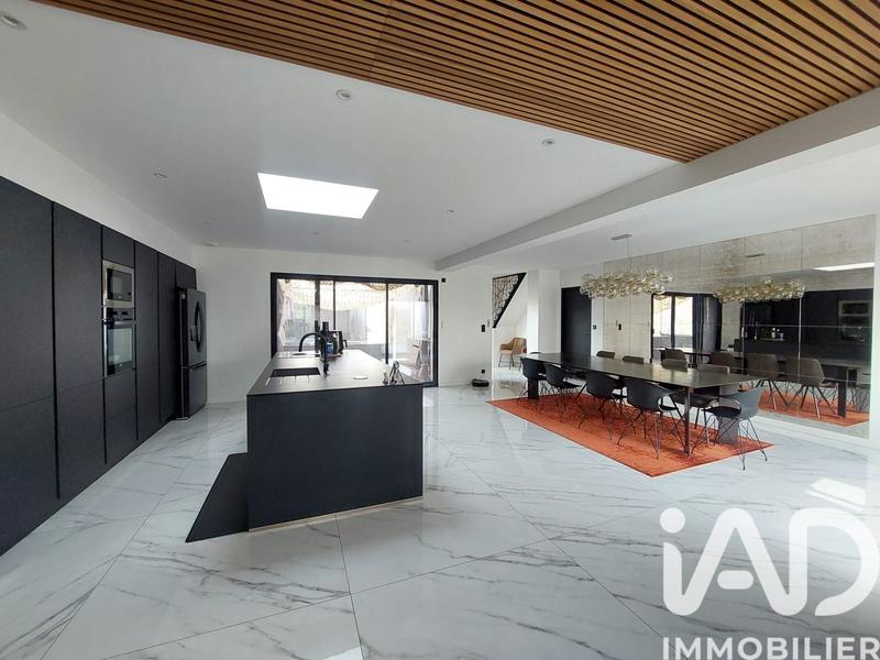 Maison - 156 m² - 7 pièces