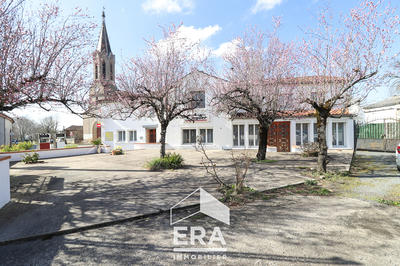 Maison - 285 m² - 10 pièces