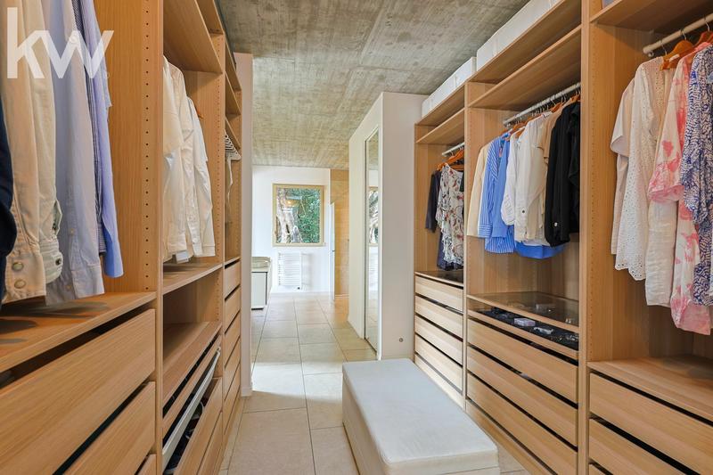 Maison contemporaine - 239 m² - 8 pièces