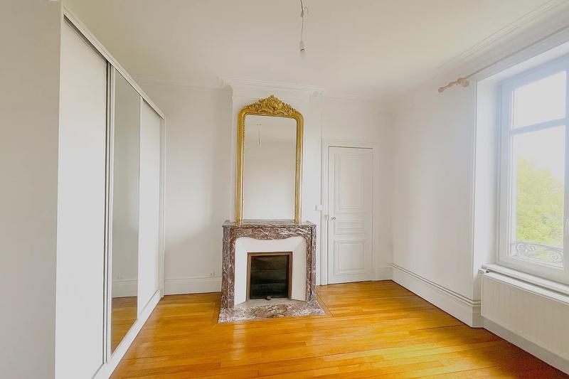 Appartement - 155 m² - 5 pièces