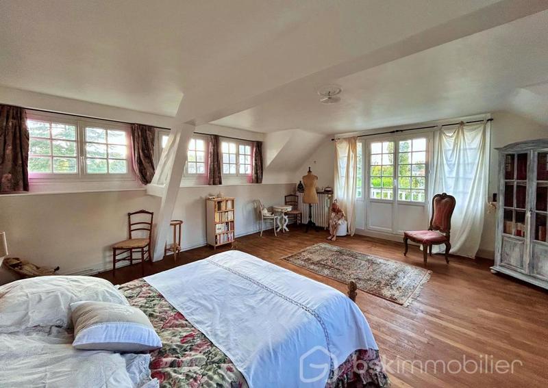 Propriété - 487 m² - 22 pièces