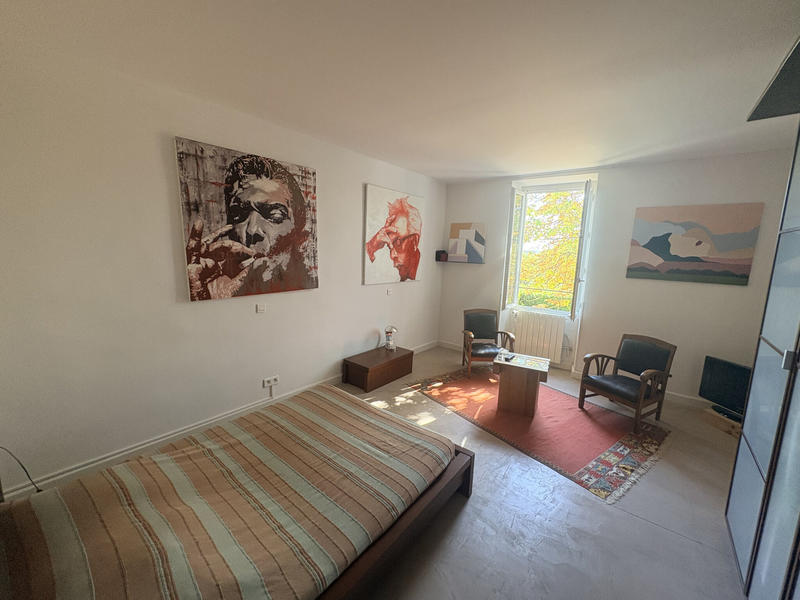 Maison - 320 m² - 8 pièces