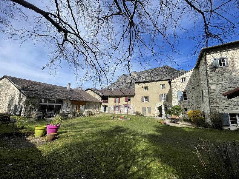 Maison - 700 m² - 22 pièces