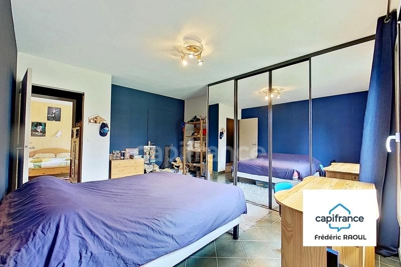 Maison - 202 m² - 8 pièces