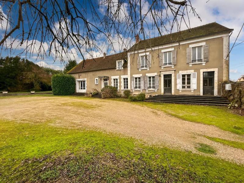 Maison - 338 m² - 10 pièces