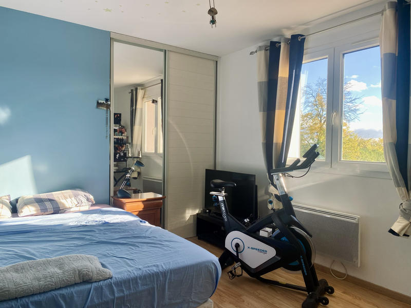 Maison - 220 m² - 8 pièces