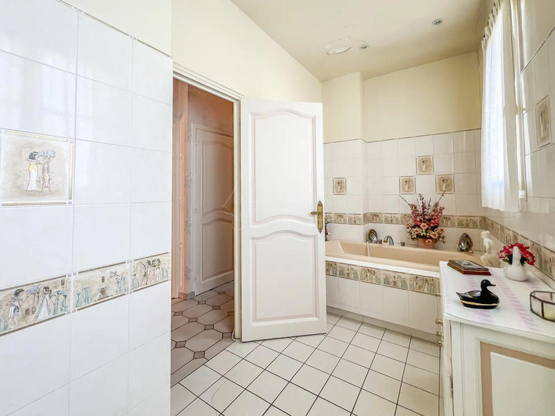 Maison - 166 m² - 7 pièces