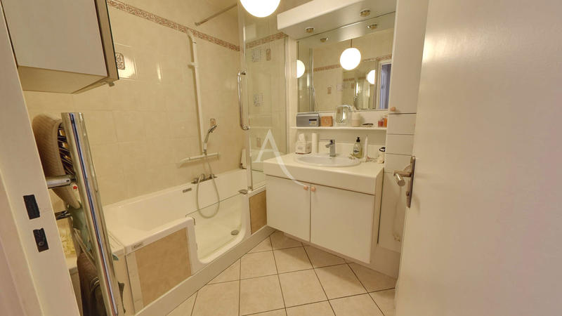 Appartement - 84 m² - 4 pièces