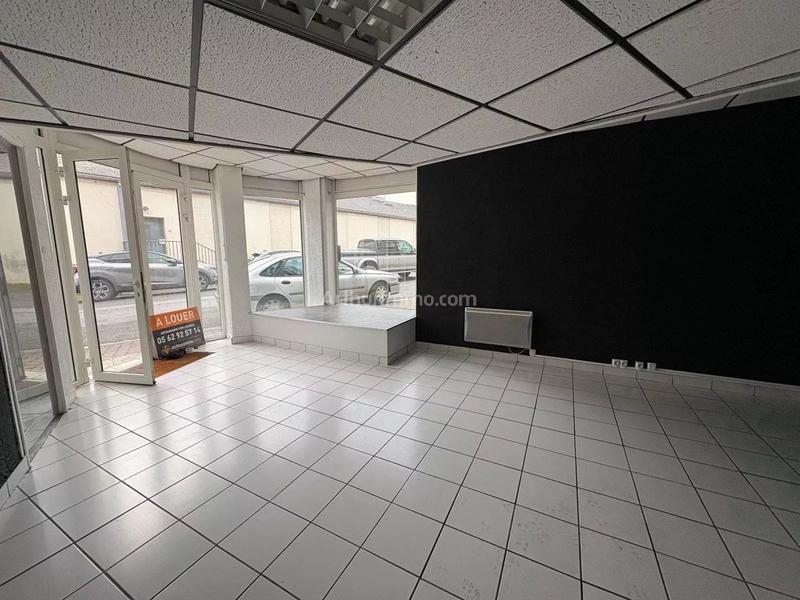 Bureau - 81 m² - 2 pièces