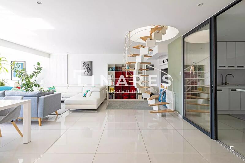 Appartement - 184 m² - 8 pièces