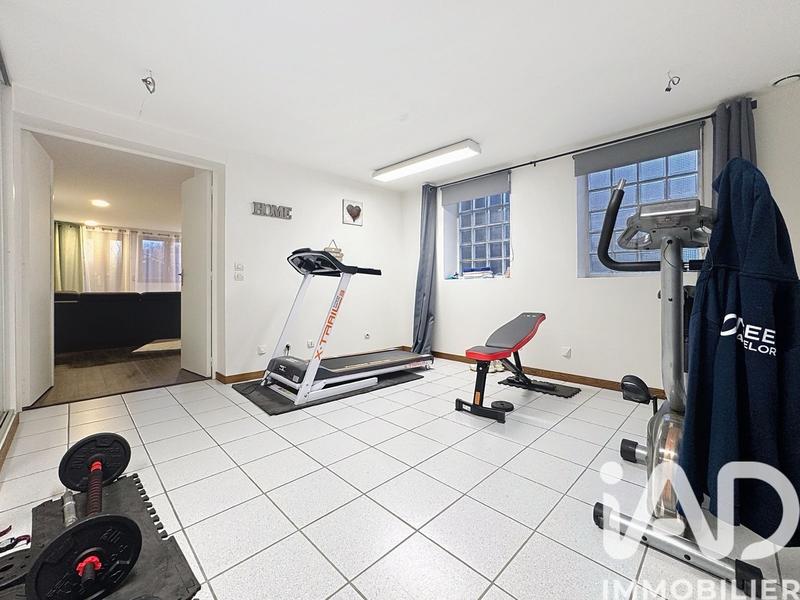 Maison - 180 m² - 9 pièces