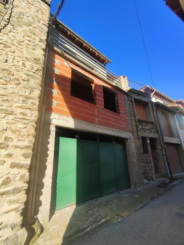 Maison de village - 90 m² - 2 pièces