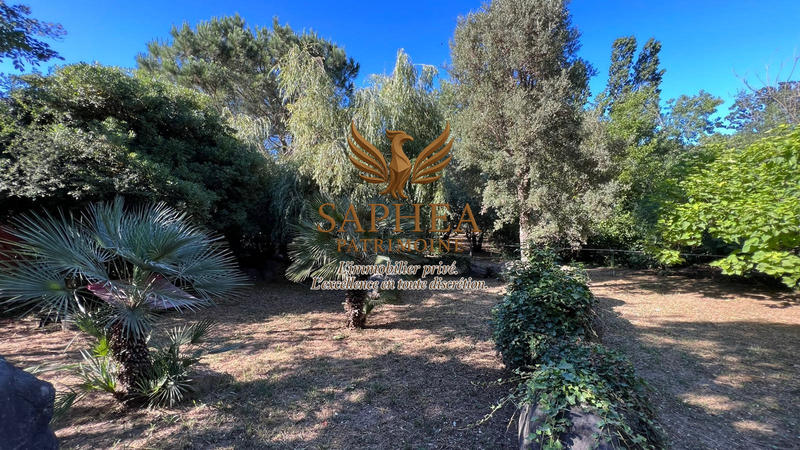 Maison - 550 m² - 12 pièces