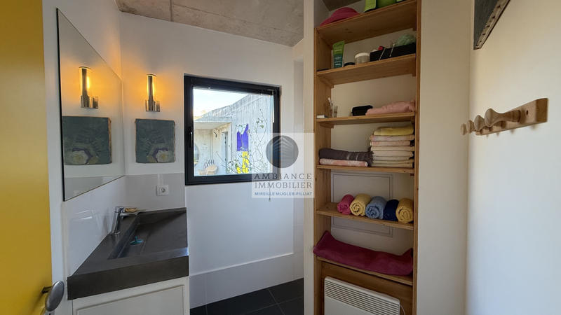 Maison - 241 m² - 8 pièces