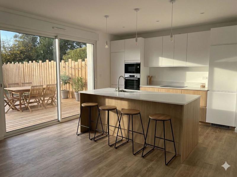 Appartement - 85 m² - 5 pièces