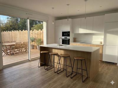 Appartement - 85 m² - 5 pièces