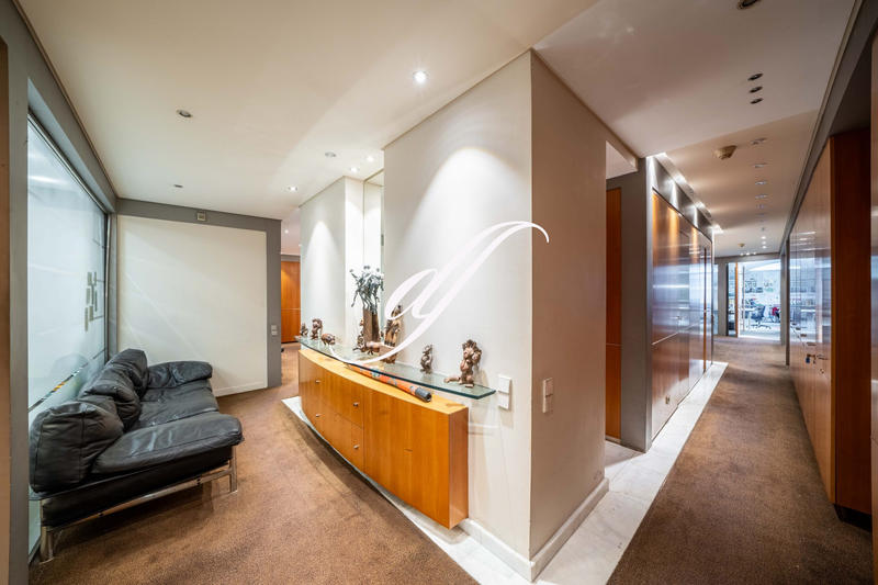 Local d'activités - 761 m²