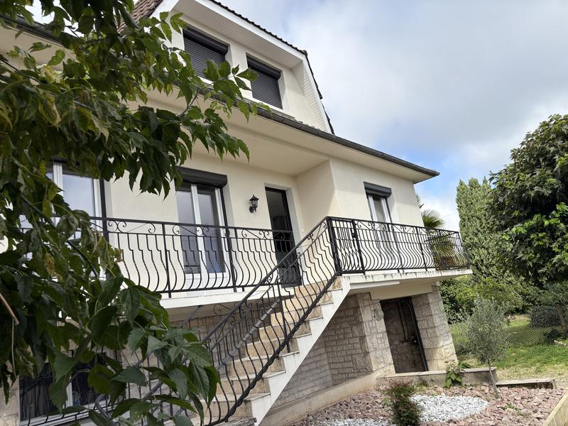 Maison - 135 m² - 6 pièces