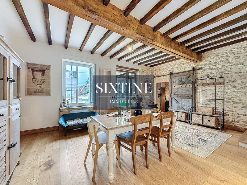 Maison ancienne - 692 m² - 16 pièces