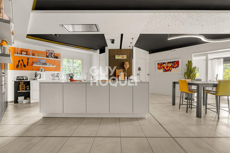 Demeure - 394 m² - 10 pièces