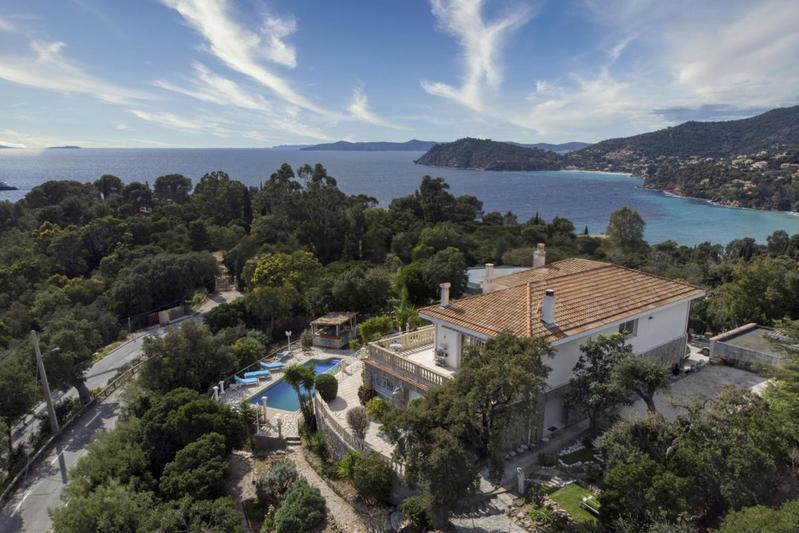 Maison - 255 m² - 8 pièces