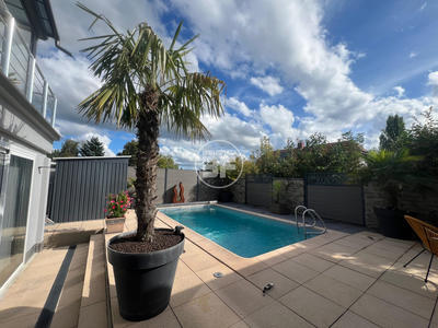 Maison - 102 m² - 5 pièces