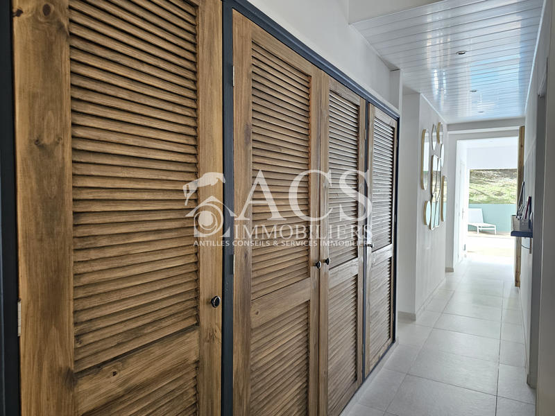 Maison - 204 m² - 7 pièces