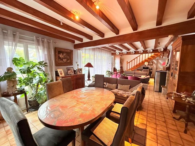 Maison - 250 m² - 10 pièces