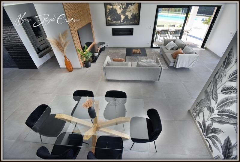 Propriété - 290 m² - 8 pièces