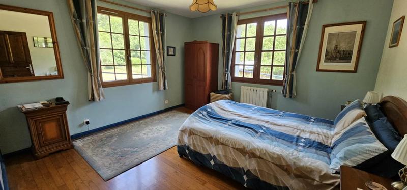 Maison - 212 m² - 9 pièces