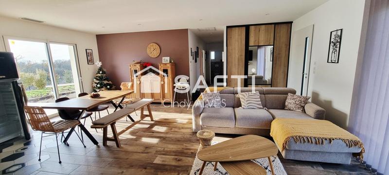 Maison - 213 m² - 8 pièces